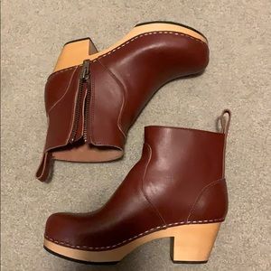 Swedish Hasbeens Zip it Emy ankle boots